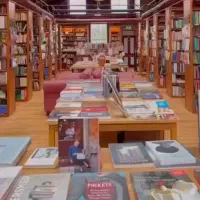 خریدو فروش کتاب وضایعات کاغذ،(کتابخانه شخصی)