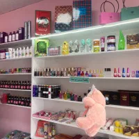 فروشنده خانم نیمه وقت در گالری آیلین