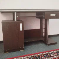 میز تحریر MDF بسیار تمیز جاداردر حد نو