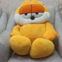 عروسک گارفیلد بزرگ