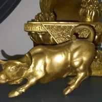 مجسمه برنز،گاو،خوک،وزق،ثروت