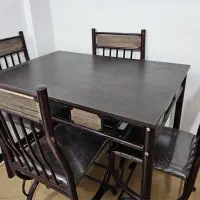 میز ناهارخوری با چهار صندلی