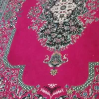 فرش قرمز
