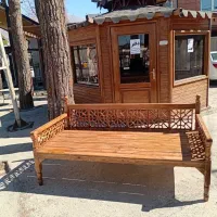 تخت سنتی چوب روسی . گره‌چینی خاص، کار تمیز و محکم