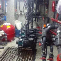 تاسیسات لوله کشی تعمیرات پمپ آب موتورخانه