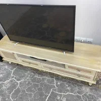 تلویزیون و میز تلویزیون