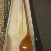ساز قدیمی و اصلی سه تار