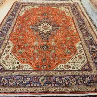 قالی ۹متری آذرشهر تبریز دستباف زمینه پیازی