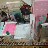 تعدادی وسایل کاشت مژه به فروش میرسد