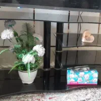 میزتلویزیون شیشه ای