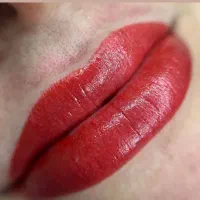 خدمات میکروبلیدینگ شیدینگ لب ریمو تتو های قدیمی