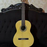 گیتار کلاسیک yamaha C 40m درحد خیلی نو