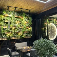 اجرای گرین وال و دیزاین گل‌آرایی