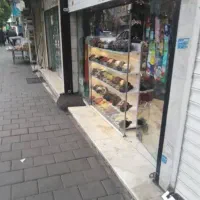 ۱۶ متر  بر  ۳  ارتفاع ۴  پُر تردد خیابان مالک اشتر