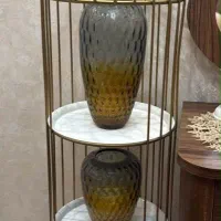 قفسه و گلدون