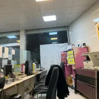 تعدادی میز صندلی کمد و وسایل