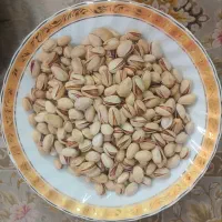 پسته احمد آقایی
