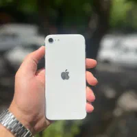 آیفون se2020