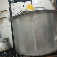 پاتیل ۵۰۰ کیلویی اش