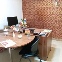 میز مدیریت همراه میز پذیرایی مهمان