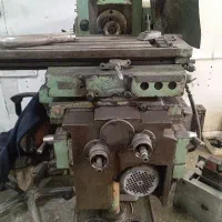 کارگر خدمات سنگ مغناطیس فرزکاری وقالب سازی