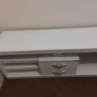 میز تلویزیون در حد نو امیلیون ۵۰۰هزار تومن