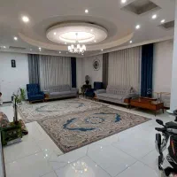 اپارتمان-68-متر-دو-خواب-سالن-پرده-خور-نورگیر-عالی