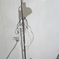 دستگاه بخور گرم، و چراغ مطالعه بلند، صندلی اصلاح