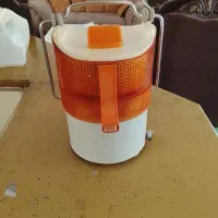 یک دستگاه آبمیوه گیری قدیمی