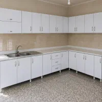 کابینت فلزی درب چوبی، بازاری نیست. ارتفاع بلند