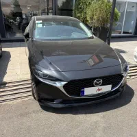 مزدا ۳ مشکی داخل مارون مدل ۲۰۲۵