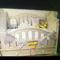 تخت کودک با تشک و کوسن