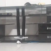 میز تلویزیون شیشه ای