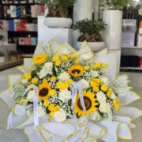 نیروی کار ماهر یا نیمه ماهر به گل آرایی