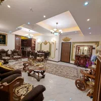 80متر/فول‌امکانات/خوش‌نقشه/بریانک‌شرقی