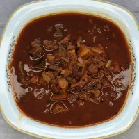 ترشی بندری ریز ودرشت با سس رب گوجه‌تندچکی و شرایطی