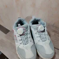 کتونی دخترانه سایز 34درحد نو