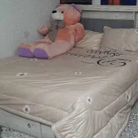 تخت خواب دو نفره MDF سالم همراه تشک و نور مخفی