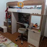 تخت کم جا