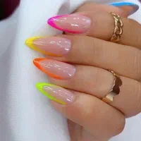 کاشت ناخن با تخفیف ۴۵۰