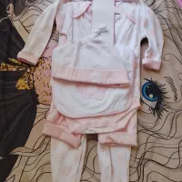 تعدادی لباس دخترانه و پسرانه