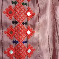 آیینه میدوزم