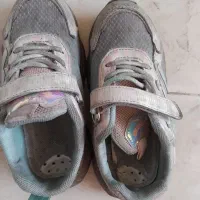 ساک حمل بچه و ساک بچه تعدادی لباس دخترانه