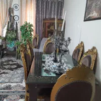 نهار خوری ۶ نفره همراه ۲ صندلی اضاف