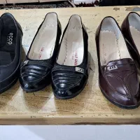 کفش زرشکی سایز۴۰مشکی ها سایز۳۹