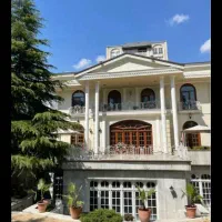 مطهری-میرزای-شیرازی-95-متر-با-امکانات