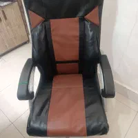 میز و صندلی و مبلمان در حد نو