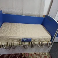 تخت و کمد