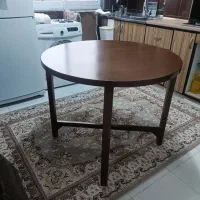 میز نهارخوری بدون صندلی