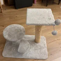 درخت بازی و اسکرچر گربه